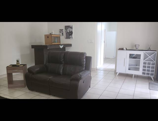 4 BEDROOM HOUSE FOR SALE IN ALBEMARLE EXT 2